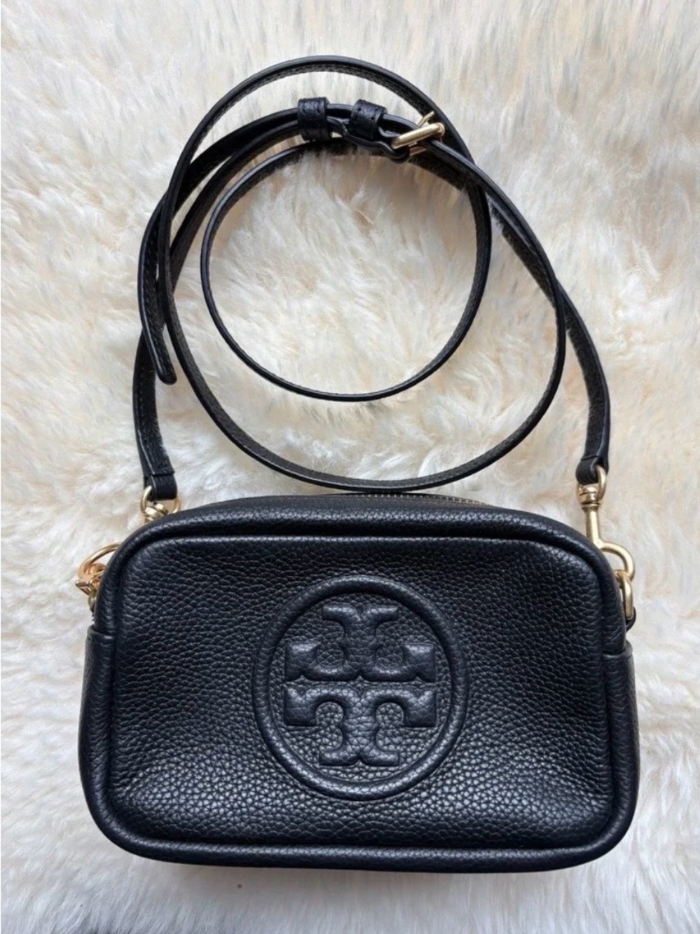 NWNT, Tory Burch Perry Bombe Mini Crossbody Bag Black Pebbled